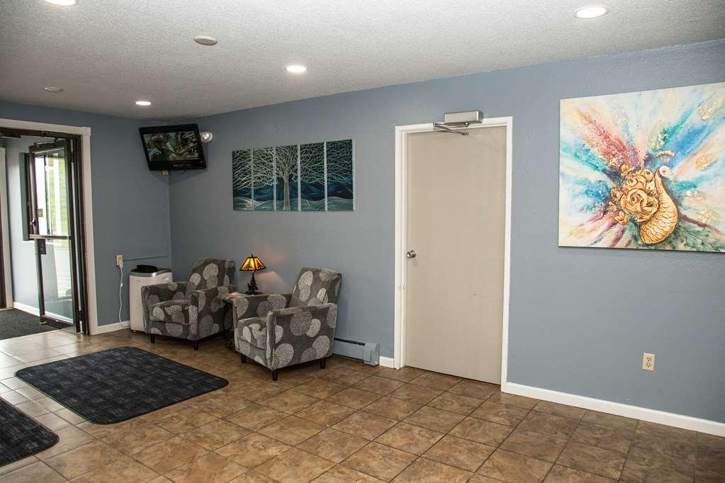 Americas Best Value Inn & Suites Detroit Lakes Beltér fotó
