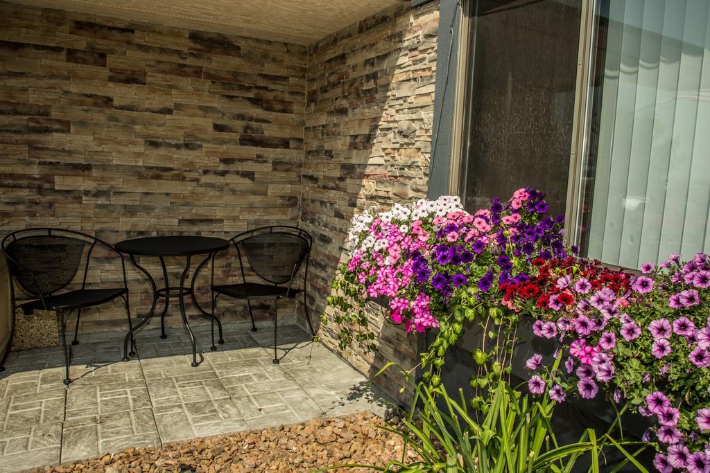Americas Best Value Inn & Suites Detroit Lakes Kültér fotó