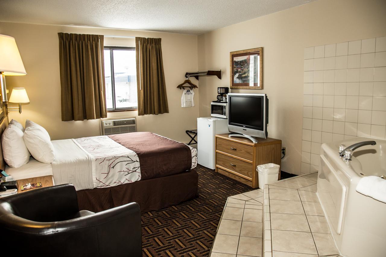 Americas Best Value Inn & Suites Detroit Lakes Kültér fotó